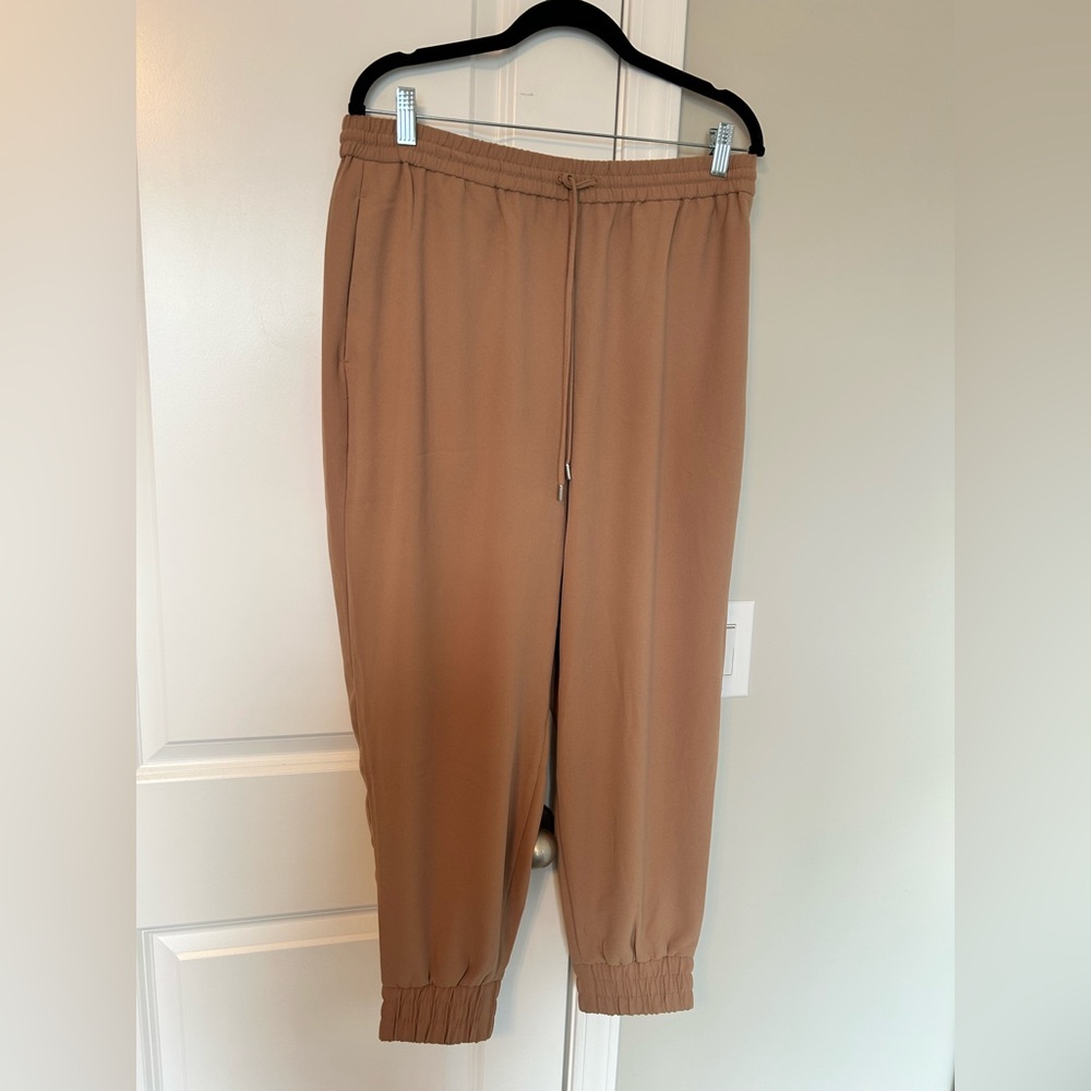 Women’s Drawstring Jogger Pants - Tan
